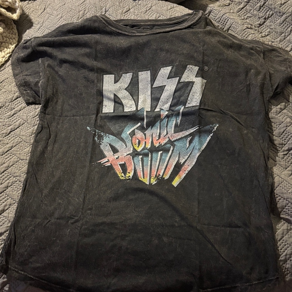 Kiss Sonic Boom Graphic Tee - Black and Multicolor